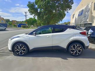 2019 Toyota C-HR - Thumbnail