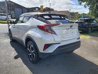 2019 Toyota C-HR - Thumbnail