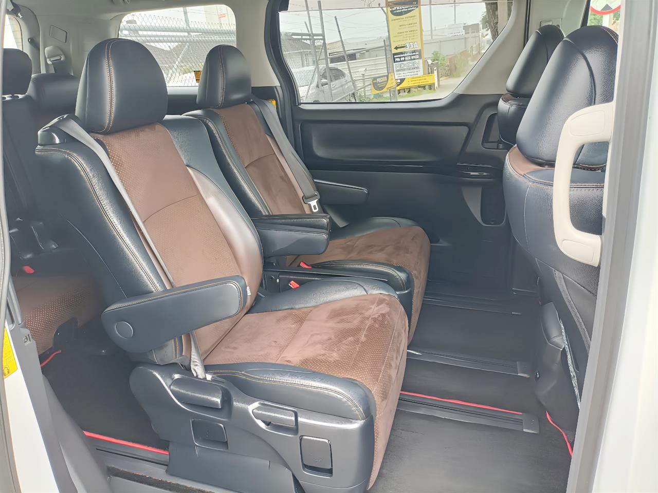 2014 Toyota Alphard