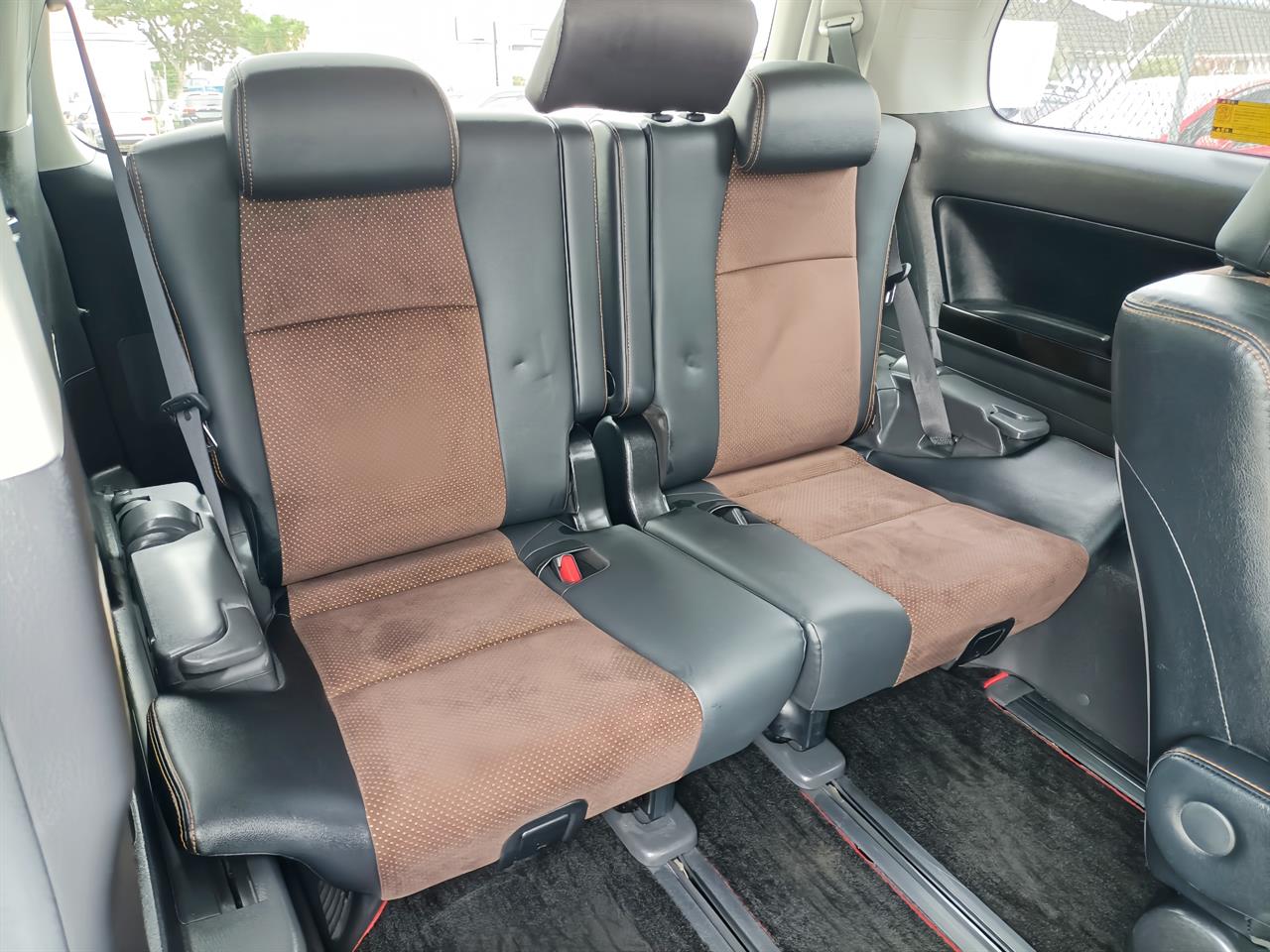 2014 Toyota Alphard