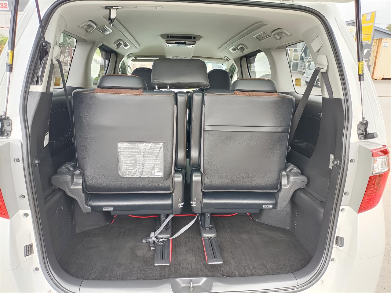 2014 Toyota Alphard