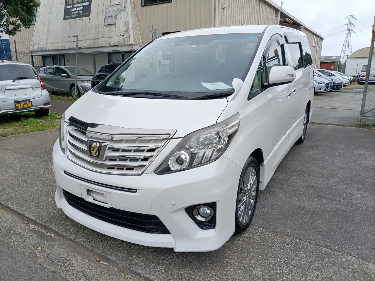 2014 Toyota Alphard