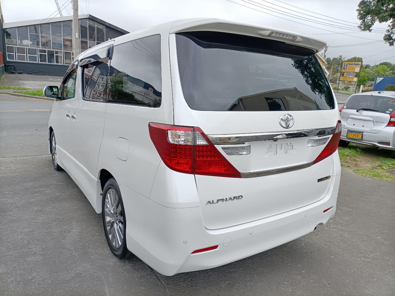 2014 Toyota Alphard