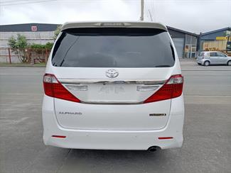 2014 Toyota Alphard - Thumbnail