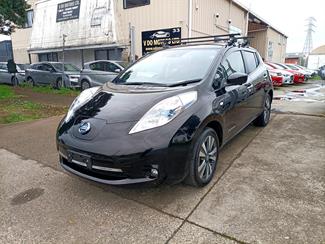 2017 Nissan Leaf - Thumbnail