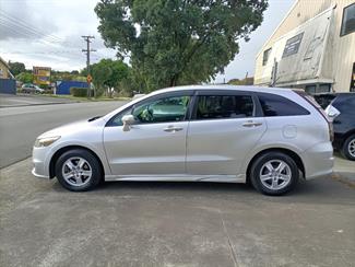 2010 Honda stream - Thumbnail