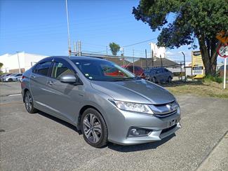 2015 Honda Grace - Thumbnail