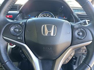 2015 Honda Grace - Thumbnail